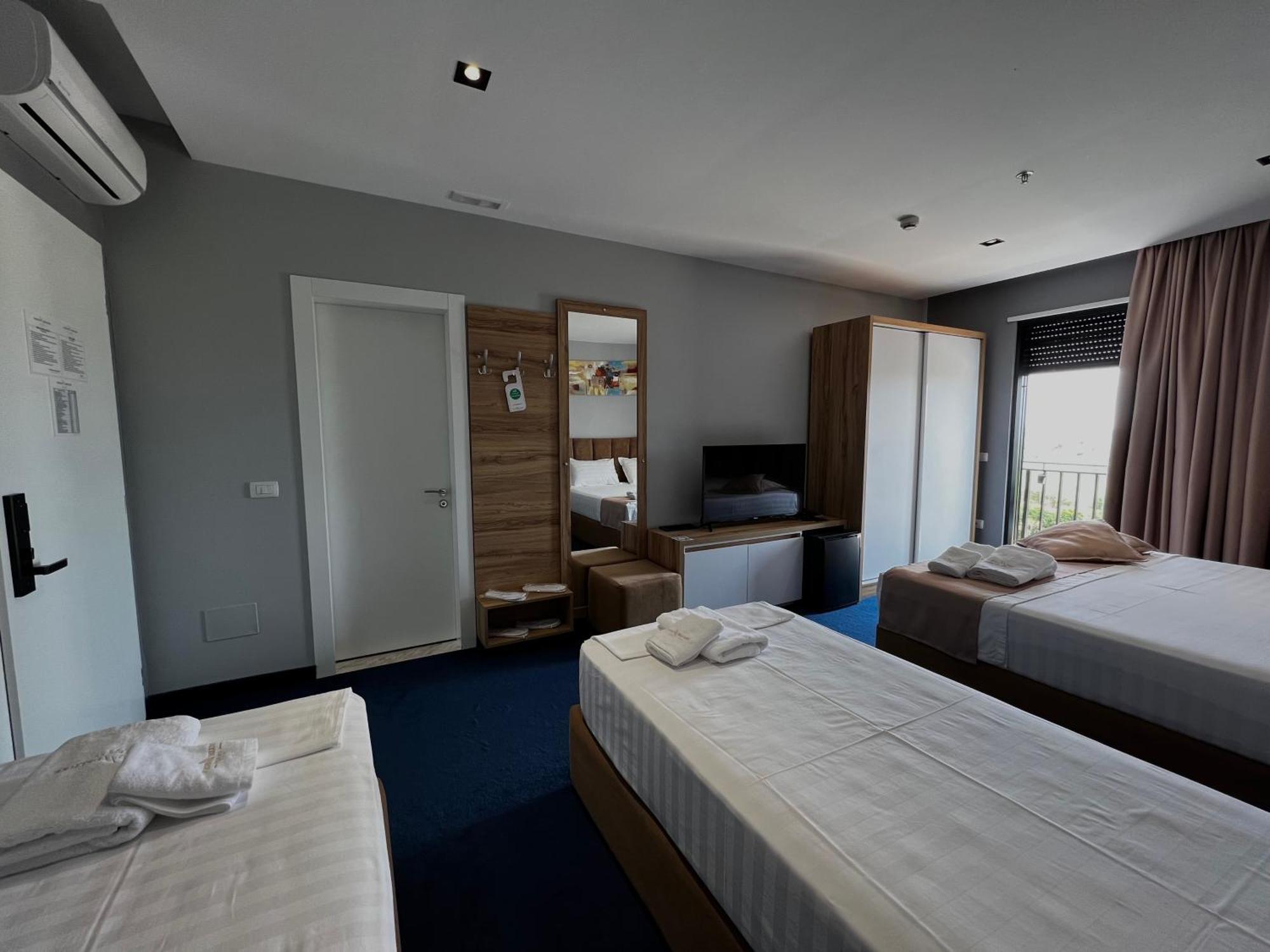 Nuevo Deluxe Hotel Shëngjin Eksteriør billede